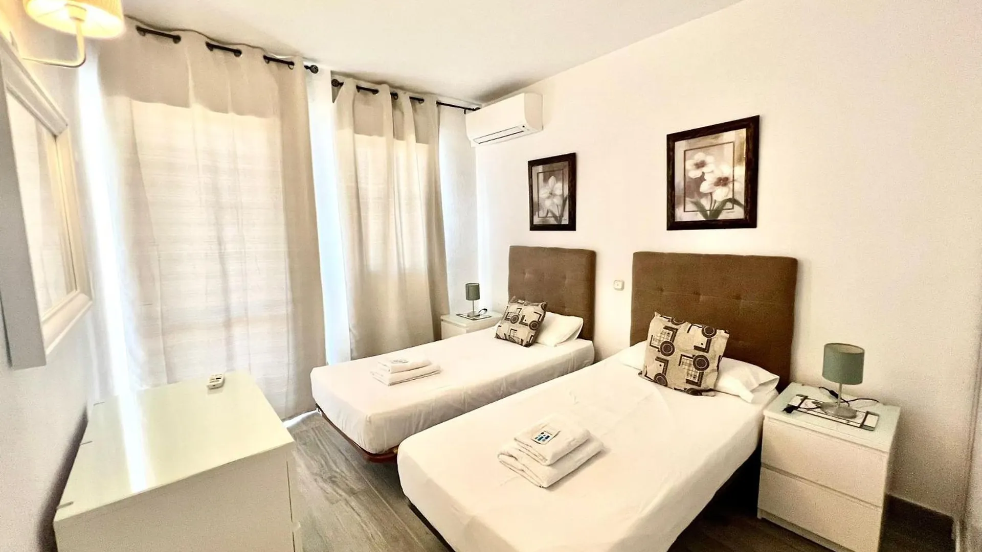 Sea Front Apartment With Large Terrace In Benalbeach بينالماذينا إسبانيا